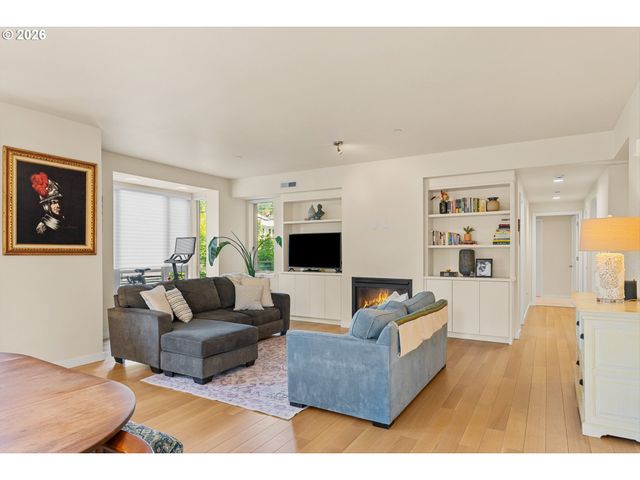 4280 S CORBETT Ave 201, Portland, OR 97239