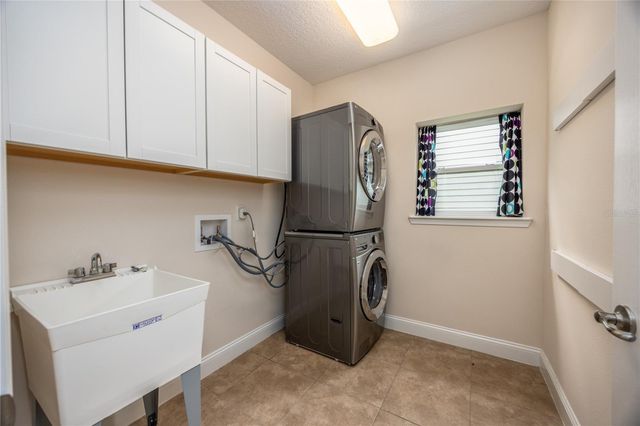 8216 NW 54TH STREET, Gainesville, FL 32653