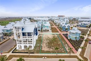 124 Rainlily St, Port Aransas, TX 78373