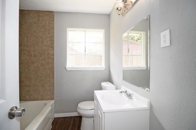 7 Talisman Court, Houston, TX 77076