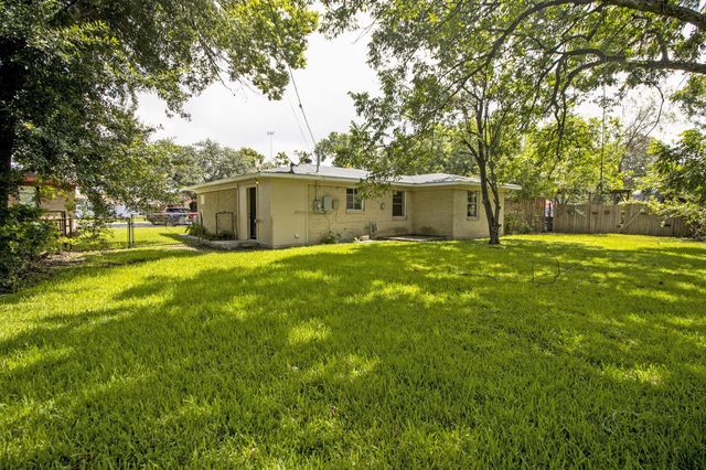 7 Talisman Court, Houston, TX 77076