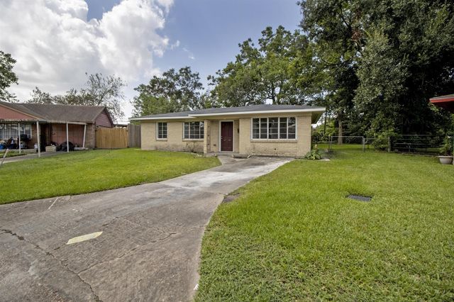 7 Talisman Court, Houston, TX 77076