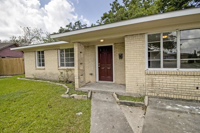 7 Talisman Court, Houston, TX 77076