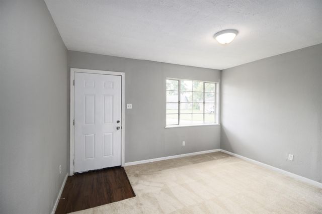 7 Talisman Court, Houston, TX 77076