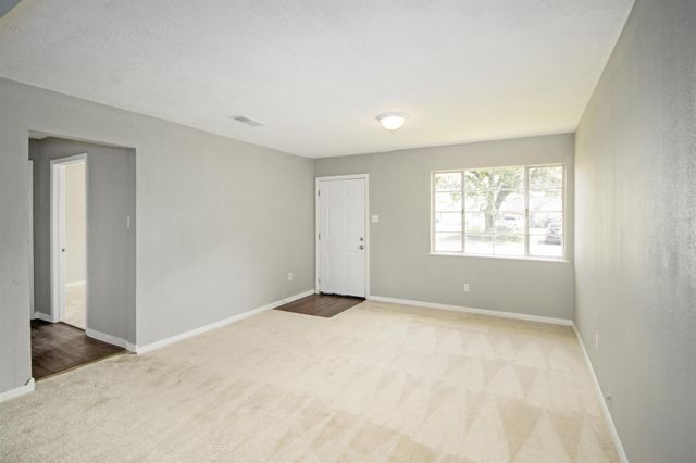 7 Talisman Court, Houston, TX 77076