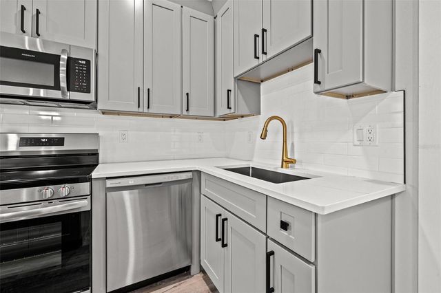 2830 2ND AVENUE N 2, St Petersburg, FL 33713