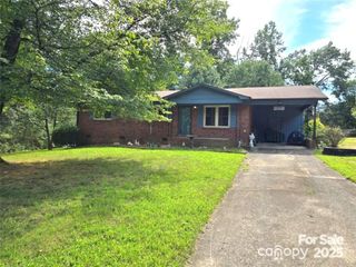 1364 Oak Hill Drive, Morganton, NC 28655