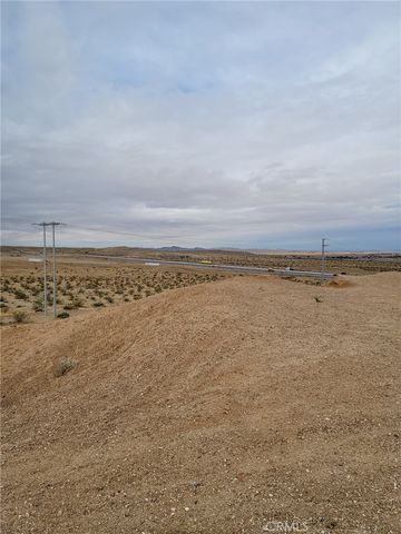 4 P Street, Barstow, CA 92311