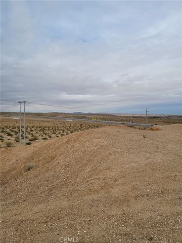 4 P Street, Barstow, CA 92311
