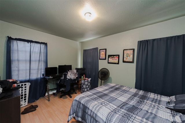 221 W Burton Street, Sherman, TX 75092