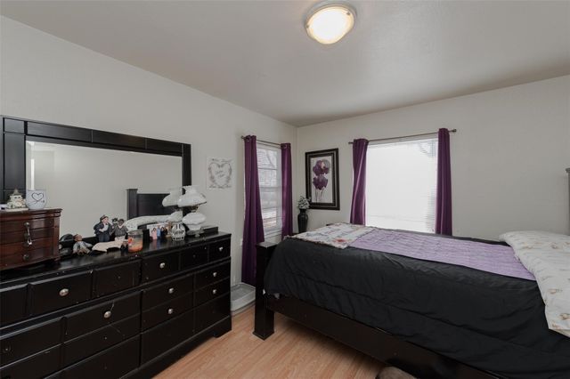 221 W Burton Street, Sherman, TX 75092