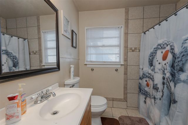 221 W Burton Street, Sherman, TX 75092