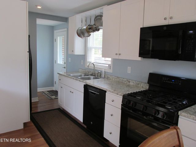 300 Tennessee Ave, Greenback, TN 37742