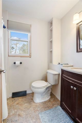 7705 Ravenna Avenue, Louisville, OH 44641