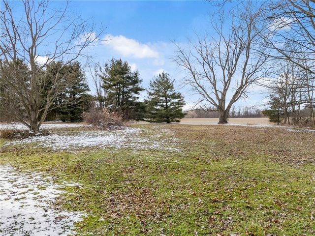 7705 Ravenna Avenue, Louisville, OH 44641