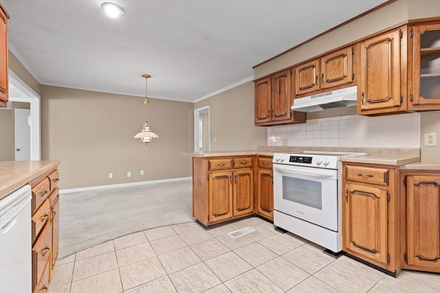 306 Robinwood Dr, Dalton, GA 30721