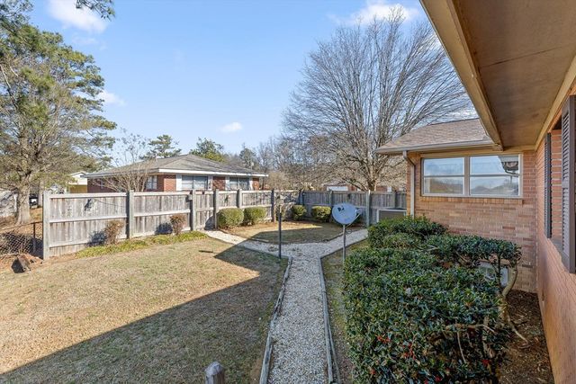 306 Robinwood Dr, Dalton, GA 30721