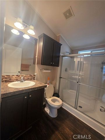 812 N Loren Avenue 18, Azusa, CA 91702