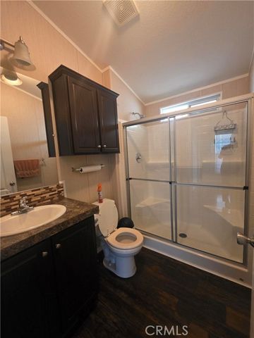 812 N Loren Avenue 18, Azusa, CA 91702