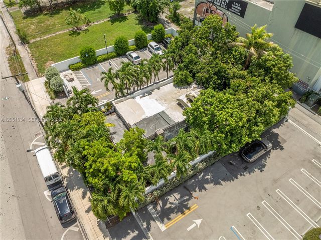 272 NW 37th St, Miami, FL 33127