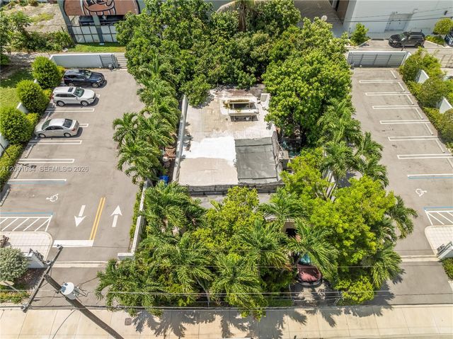 272 NW 37th St, Miami, FL 33127