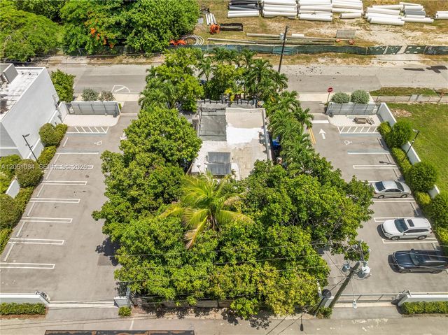 272 NW 37th St, Miami, FL 33127
