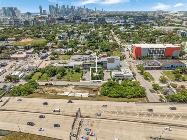 272 NW 37th St, Miami, FL 33127
