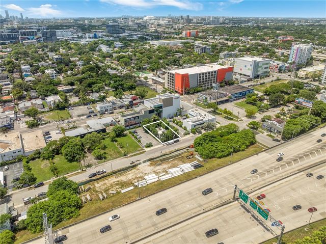 272 NW 37th St, Miami, FL 33127