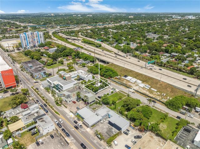 272 NW 37th St, Miami, FL 33127