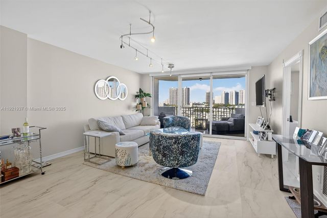 3703 NE 166th St 904, North Miami Beach, FL 33160