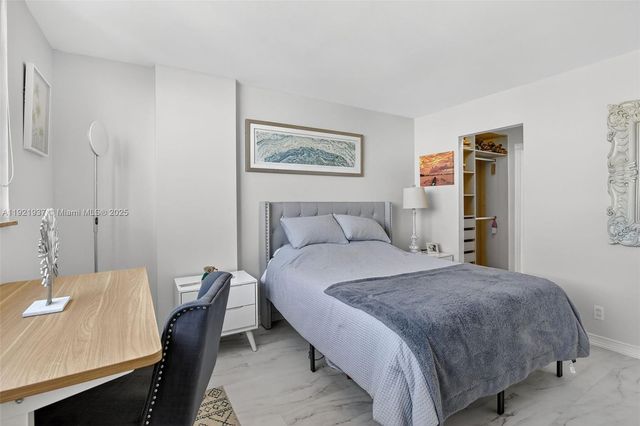 3703 NE 166th St 904, North Miami Beach, FL 33160