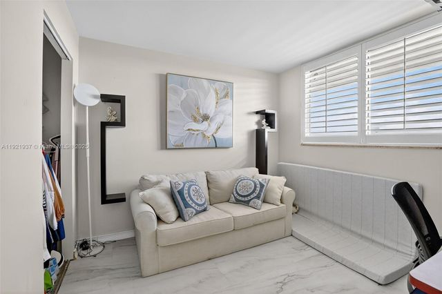 3703 NE 166th St 904, North Miami Beach, FL 33160