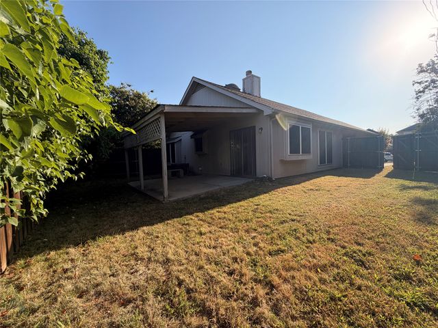 1334 Mimosa Lane, Lewisville, TX 75077