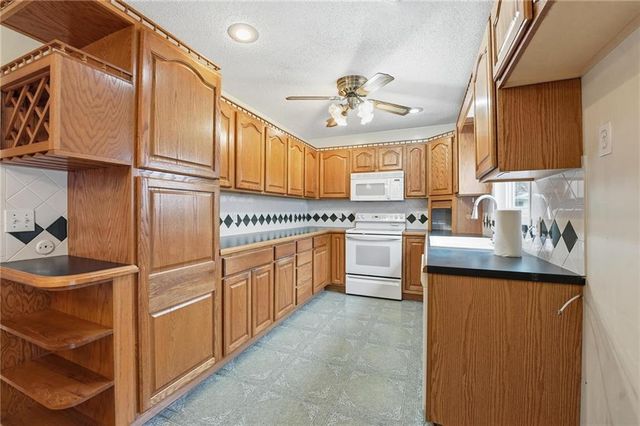 7806 NE 57th Street, Kansas City, MO 64119