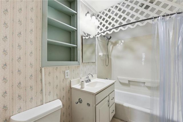 7806 NE 57th Street, Kansas City, MO 64119