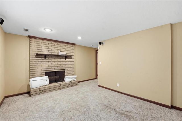 7806 NE 57th Street, Kansas City, MO 64119