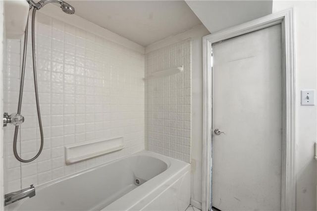 7806 NE 57th Street, Kansas City, MO 64119