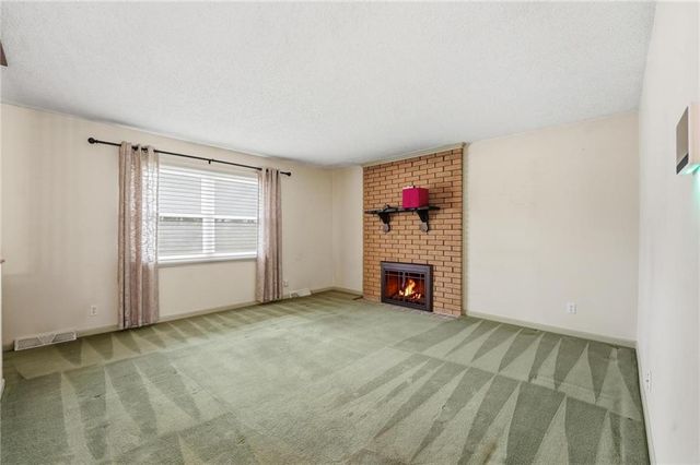 7806 NE 57th Street, Kansas City, MO 64119