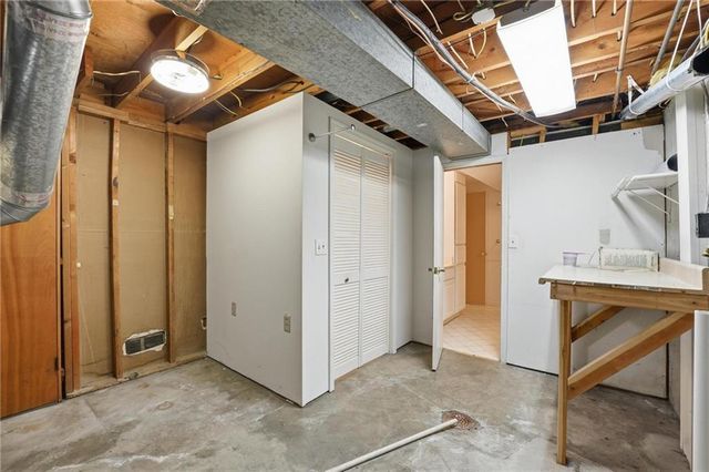 7806 NE 57th Street, Kansas City, MO 64119