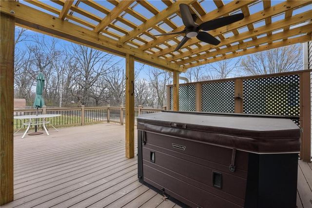 7806 NE 57th Street, Kansas City, MO 64119