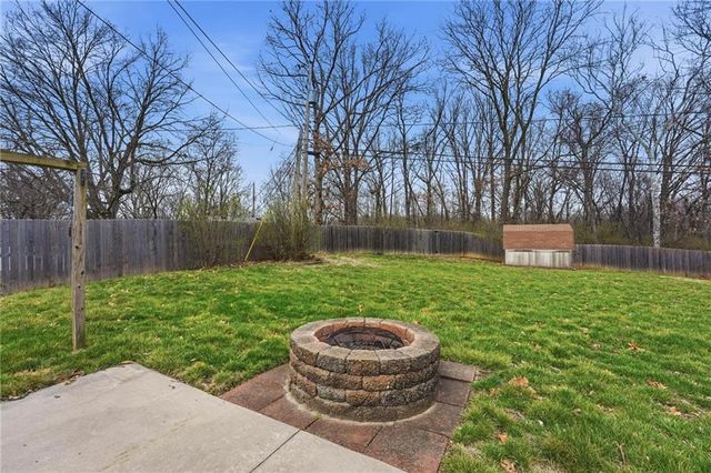 7806 NE 57th Street, Kansas City, MO 64119