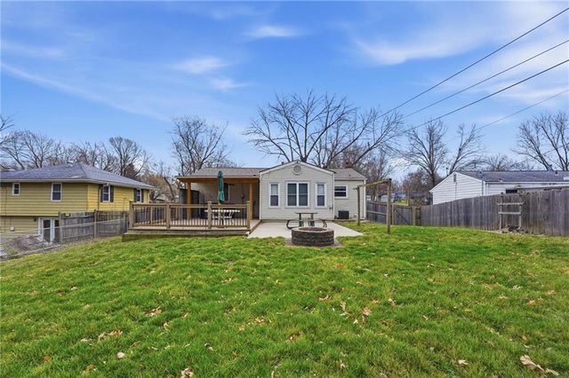 7806 NE 57th Street, Kansas City, MO 64119