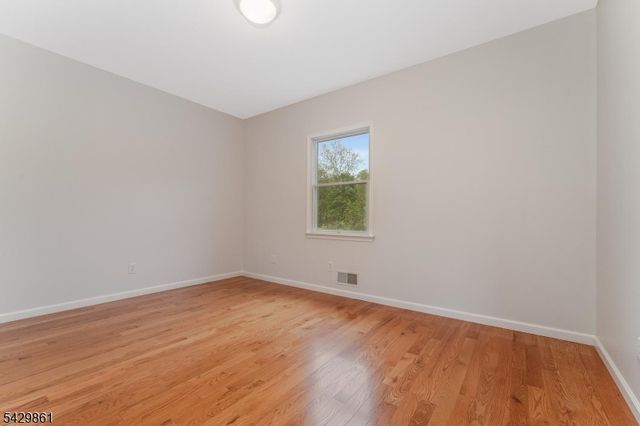 37 Woodland Heights Circl, Lebanon Twp., NJ 08826