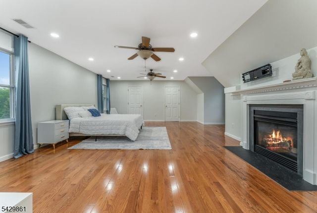 37 Woodland Heights Circl, Lebanon Twp., NJ 08826