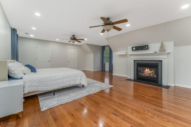 37 Woodland Heights Circl, Lebanon Twp., NJ 08826
