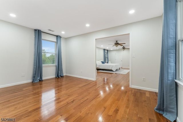 37 Woodland Heights Circl, Lebanon Twp., NJ 08826
