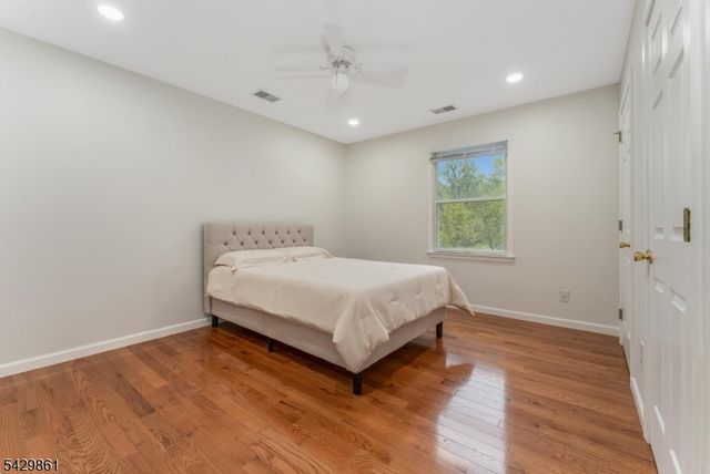 37 Woodland Heights Circl, Lebanon Twp., NJ 08826