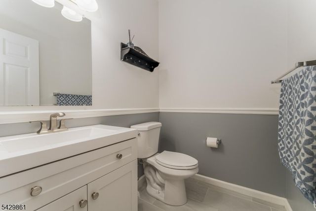37 Woodland Heights Circl, Lebanon Twp., NJ 08826