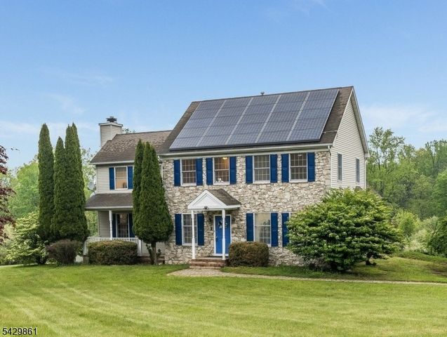 37 Woodland Heights Circl, Lebanon Twp., NJ 08826