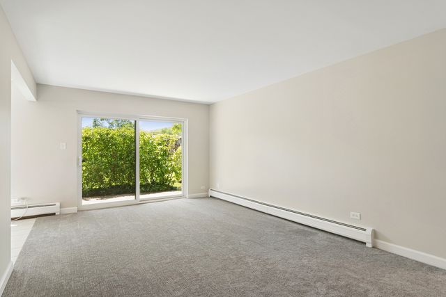 2642 N Windsor Drive 103, Arlington Heights, IL 60004